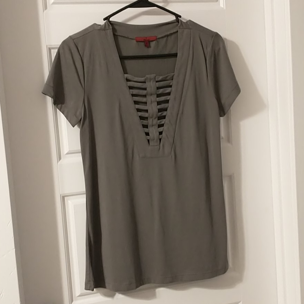 Red by bke olive short sleeve top
